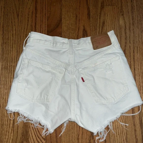 Levi's 501 Jean Shorts - Picture 2 of 5